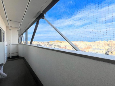 【バルコニー】 | 豊栄綱島マンション | ◆日当たり良好なバルコニー！毎日のお洗濯にも嬉しいですね！