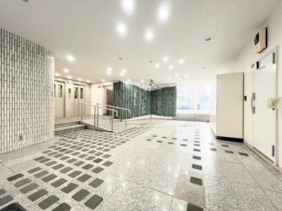 【エントランス】 | 豊栄綱島マンション | ◆住宅ローンのご相談や周辺環境のご案内も含め、ローンに詳しい、地元に詳しいスタッフがお出迎えさせていただきます。お気軽にご相談ください。