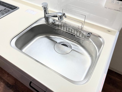 【キッチン】 | 豊栄綱島マンション | ◆広々したキッチンシンク。洗い物が多い時にも快適にご利用いただけます。