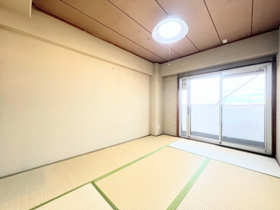 【和室】 | 豊栄綱島マンション | ◆気持ちの良い風が室内へ入り込む居室。家具を配置しても広々ご利用いただけます！！