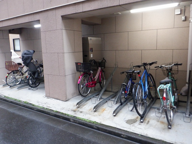 シャルムコート東日本橋の駐輪場