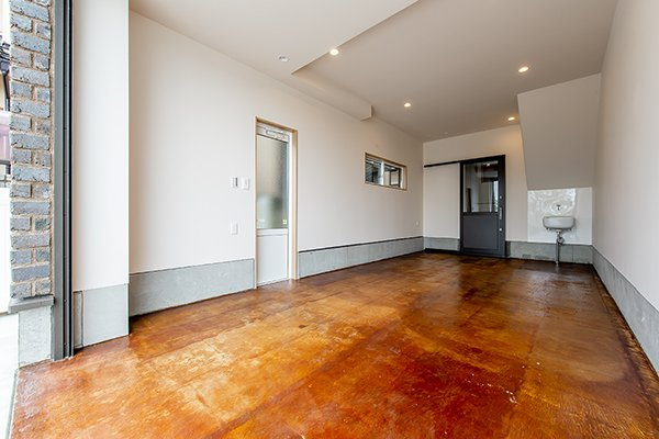 千葉市花見川区朝日ケ丘３丁目のテラスの駐車場