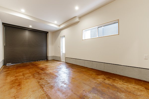 千葉市花見川区朝日ケ丘３丁目のテラスの駐車場