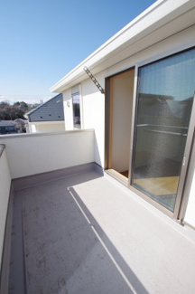 【バルコニー】 | 【仲介手数料無料！！】川崎市麻生区片平5丁目　新築戸建て（全12棟）11号棟　5180万円