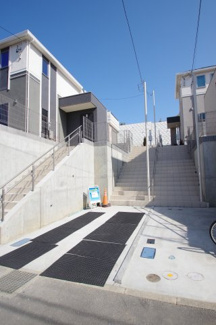 【前面道路含む現地写真】 | 【仲介手数料無料！！】川崎市麻生区片平5丁目　新築戸建て（全12棟）11号棟　5180万円