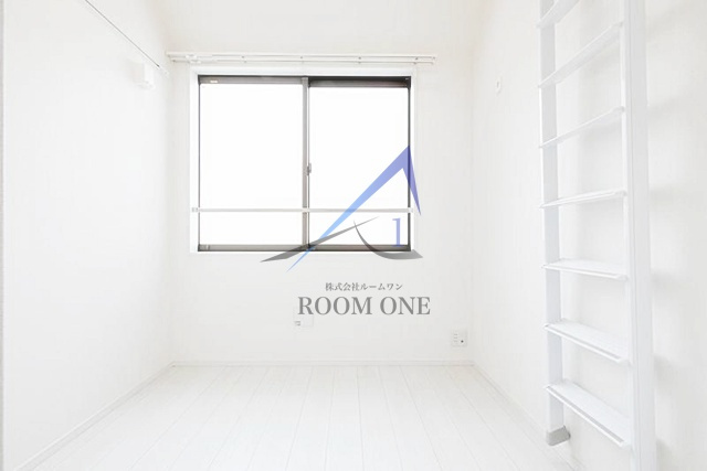 QUQURI IKEBUKUROの居間・リビング|洋室のお部屋です。