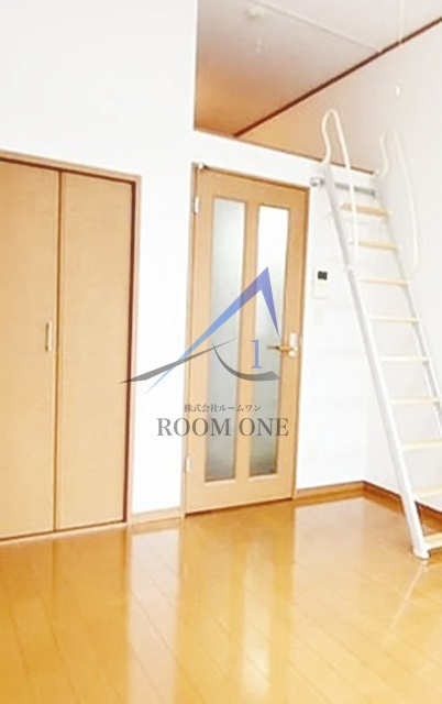 メインシティガーデン　アネックスの居間・リビング|洋室のお部屋です。