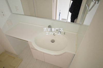 【洗面所】 | ファビュラス・レセンテ | 独立洗面化粧台付き