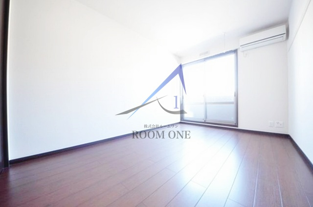 エルメゾンYOUの居間・リビング|洋室のお部屋です。