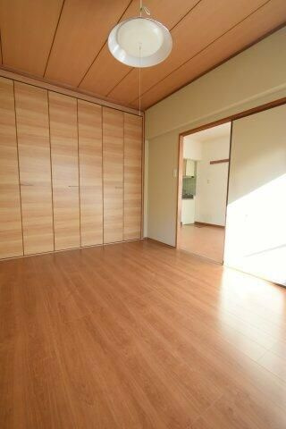 サニーオムロの居間・リビング