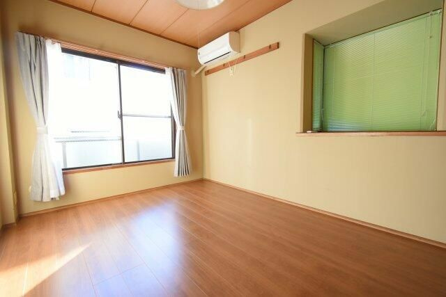 サニーオムロの居間・リビング