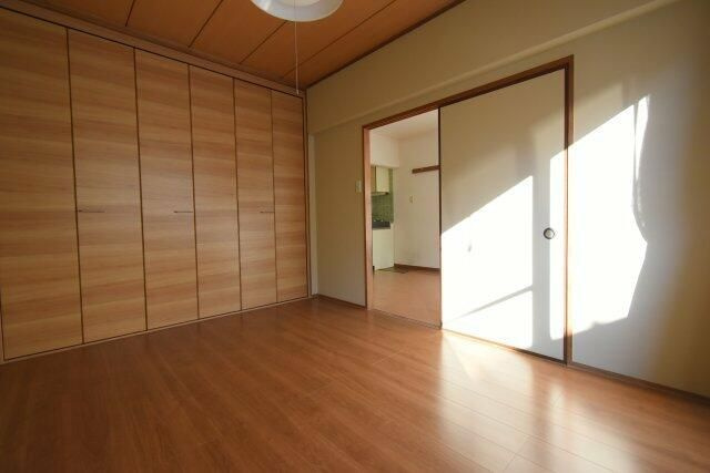 サニーオムロの内装