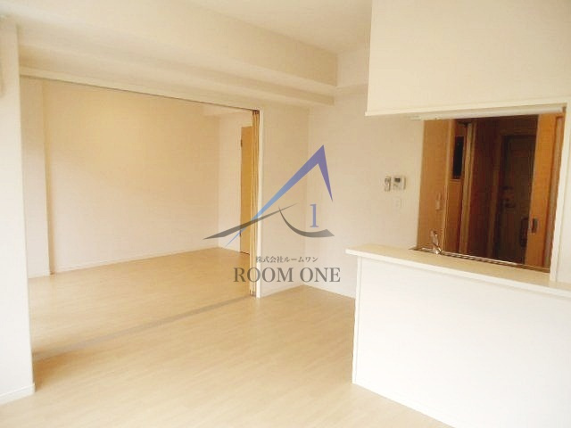 Ｂｌｕｅ　Ｓｈａｌｌｏｗｓの居間・リビング|洋室のお部屋です。