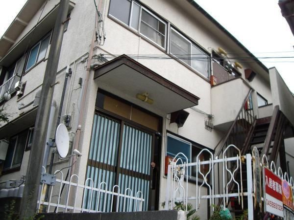 コーポ弘明寺の外観