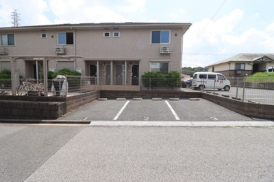 【駐車場】 | ハイブリッジ Ⅰ | 駐車場