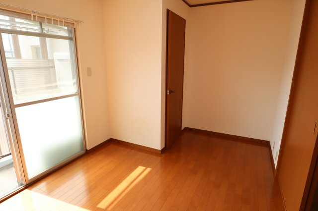 井上マンションの洋室