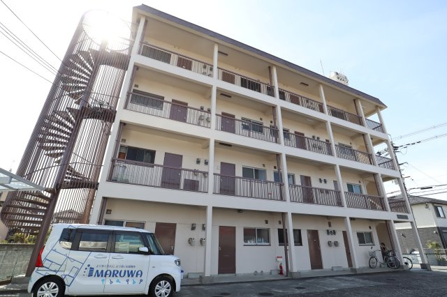 井上マンションの外観