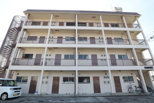 井上マンションの外観