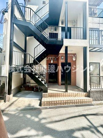 山下マンションのエントランス