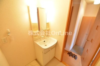 【独立洗面台】 | メルベーユ高井田