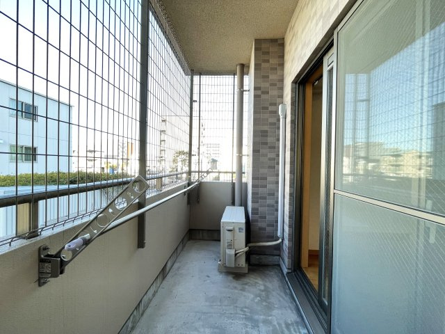ロイヤル新本町のバルコニー