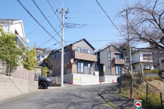 【前面道路含む現地写真】