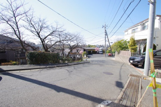 【前面道路含む現地写真】