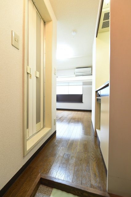 メトリブ三軒茶屋の玄関