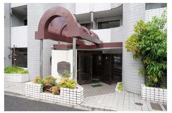 ラ・レジダンス・ド・パンデュールの周辺