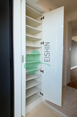 【玄関】 | アルティメゾン博多 | 下駄箱もしっかりついてます！