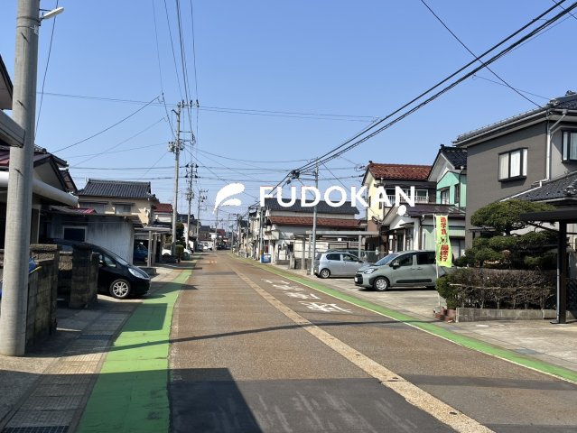 鶴岡市千石町【中古住宅】の前面道路含む現地写真|前面道路