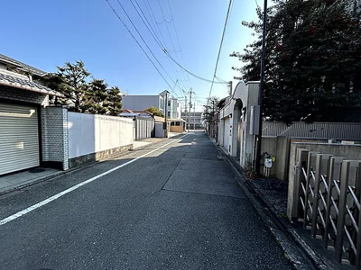 【前面道路含む現地写真】 | 下鴨西梅ノ木町　中古戸建【車2台駐車可】