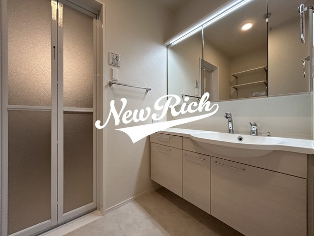 前橋市元総社町のアパートの独立洗面台