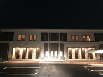 【外観】 | リーヴル | 外観写真（夜）