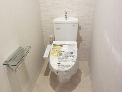 【トイレ】 | アン・シャトウ | 202　温水洗浄暖房便座