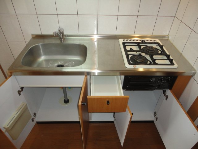 グランドールヒルズの収納|キッチン収納（下段）