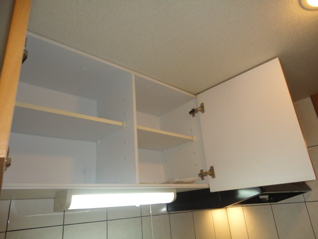 グランドールヒルズの収納|キッチン収納（上段）