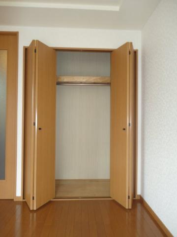 グランドールヒルズの収納|クローゼット（内部）