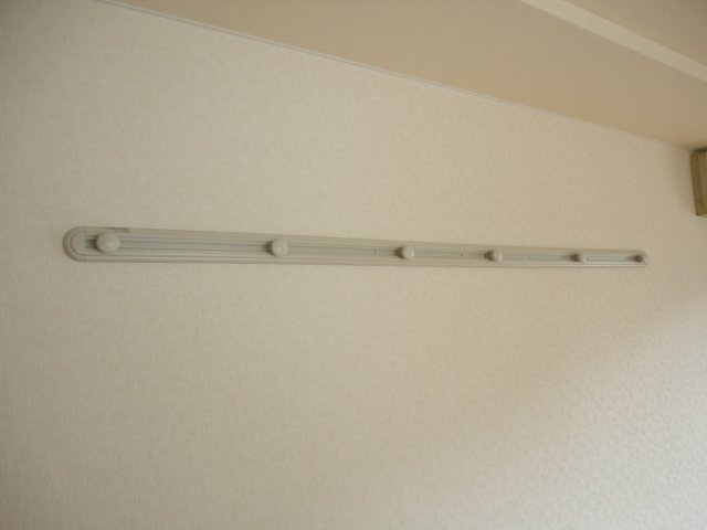 グランドールヒルズのその他|壁掛けハンガーモール