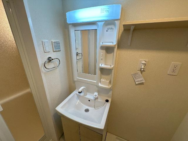 ヴァローレ日比野の洗面所|洗髪洗面化粧台