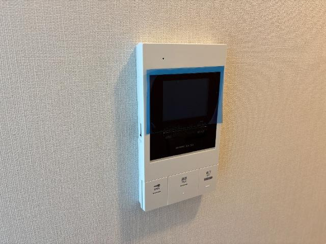 ヴァローレ日比野の内装|カメラ付インターホン