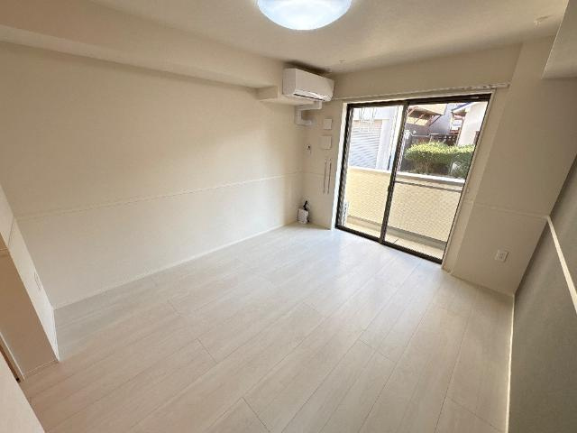 ヴァローレ日比野の内装|洋室