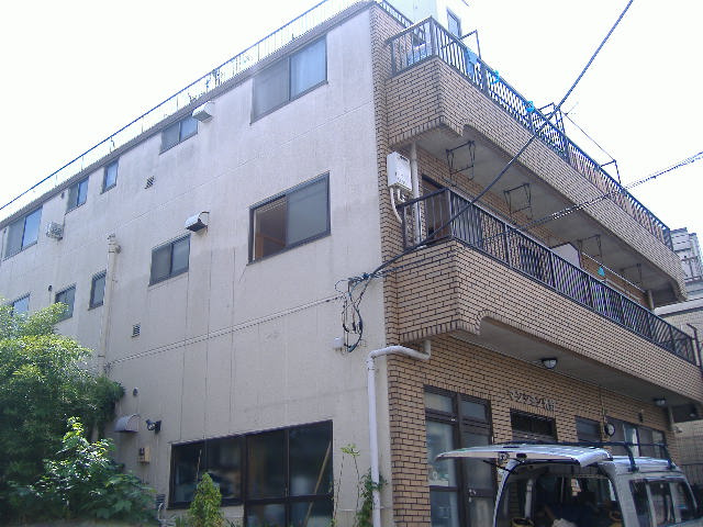 マンション牧野の外観