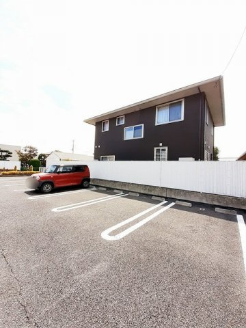 カーサ　ジェリーの駐車場