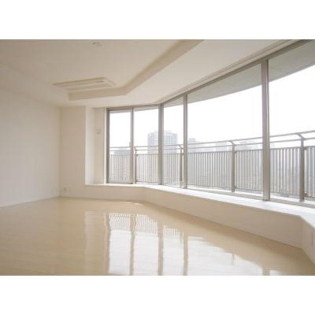 リバーポイントタワーの居間・リビング|※写真は同タイプ住戸です。