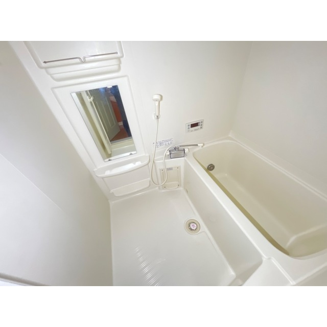 関市肥田瀬のアパートの浴室