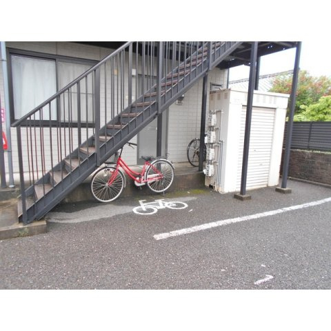 岐阜市領下のアパートのその他|駐輪場