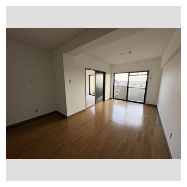 岐阜市北一色９丁目のアパートの居間・リビング