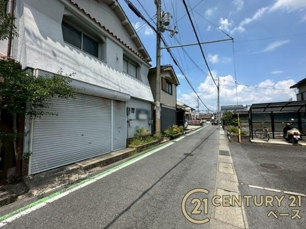 大和高田市大字築山の売地の前面道路含む現地写真
