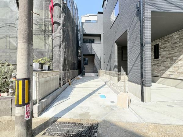 逗子市久木１丁目の新築一戸建の駐車場|平面駐車場になります。